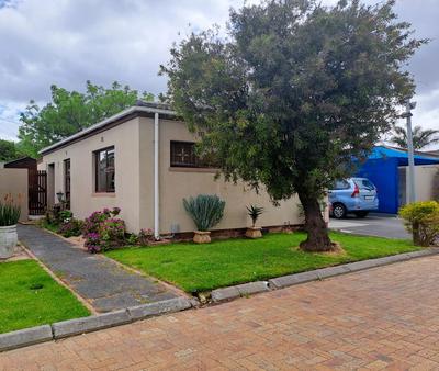 Townhouse For Sale in St Michaels, Brackenfell